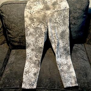 Grey & White Leggings Evolution and Creation Brand Size L
